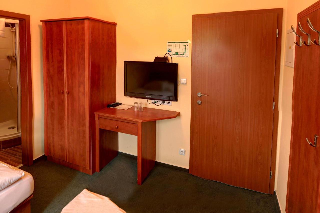 Štiřínská stodola u Prahy Kamenice Exterior foto