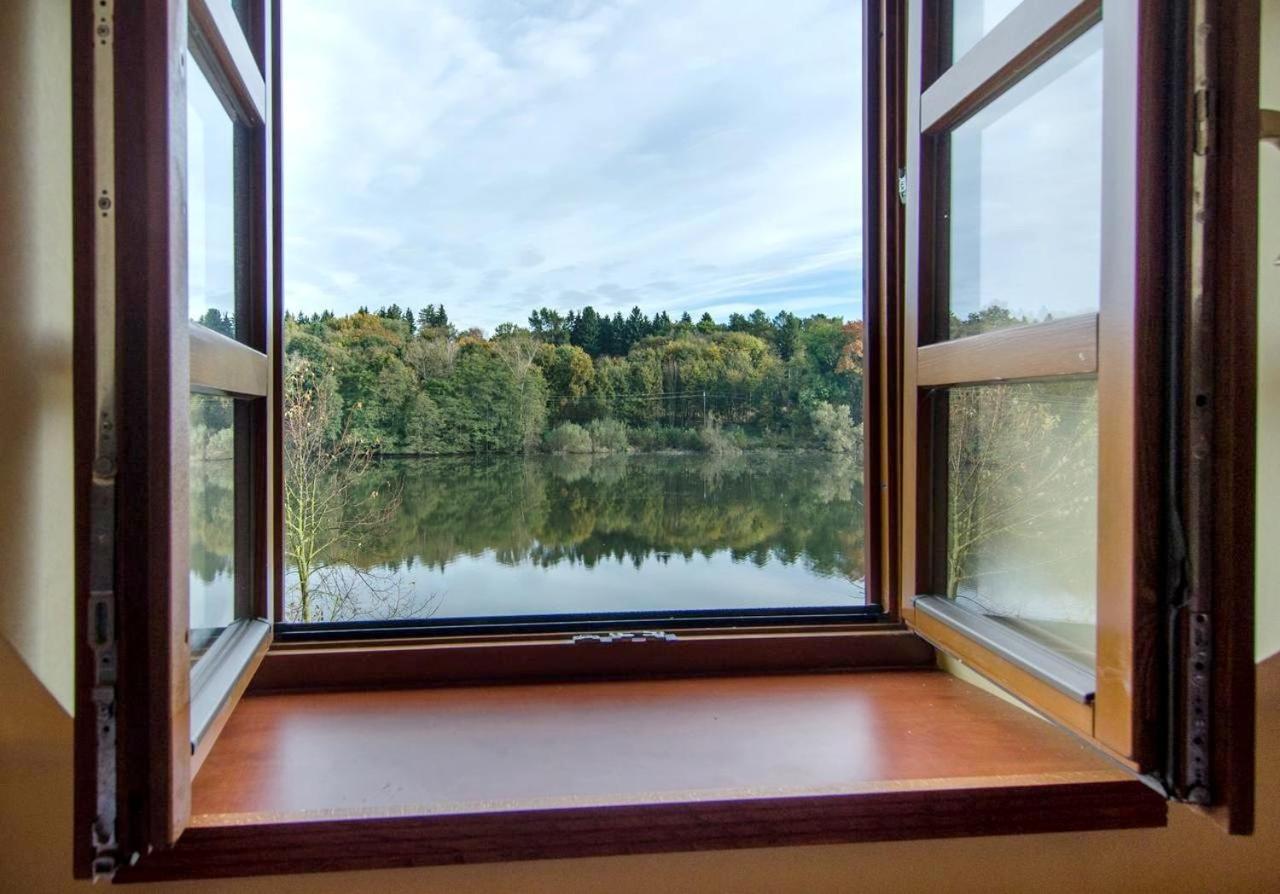 Štiřínská stodola u Prahy Kamenice Exterior foto